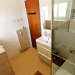 A 200 M De La Plage, 2 Avec Terrasse Vue Mer, Wifi, Climatisation, Parking Prive La Seyne-sur-Mer